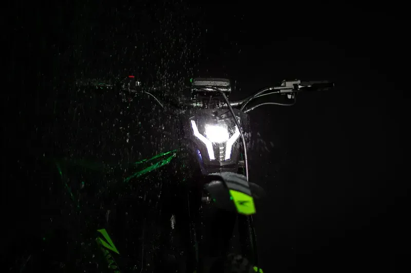 Rawrr Mantis X-8